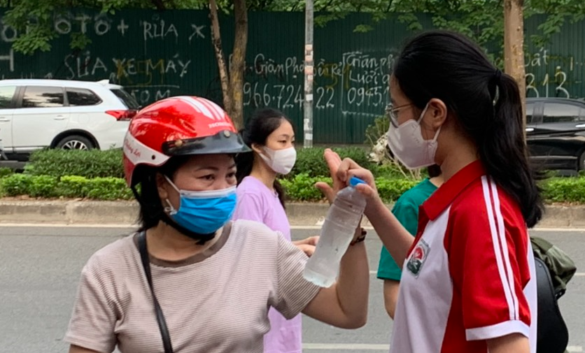 Thi vào 10 ở Hà Nội: Cập nhật đề, đáp án môn Toán quan trọng - Ảnh 10.