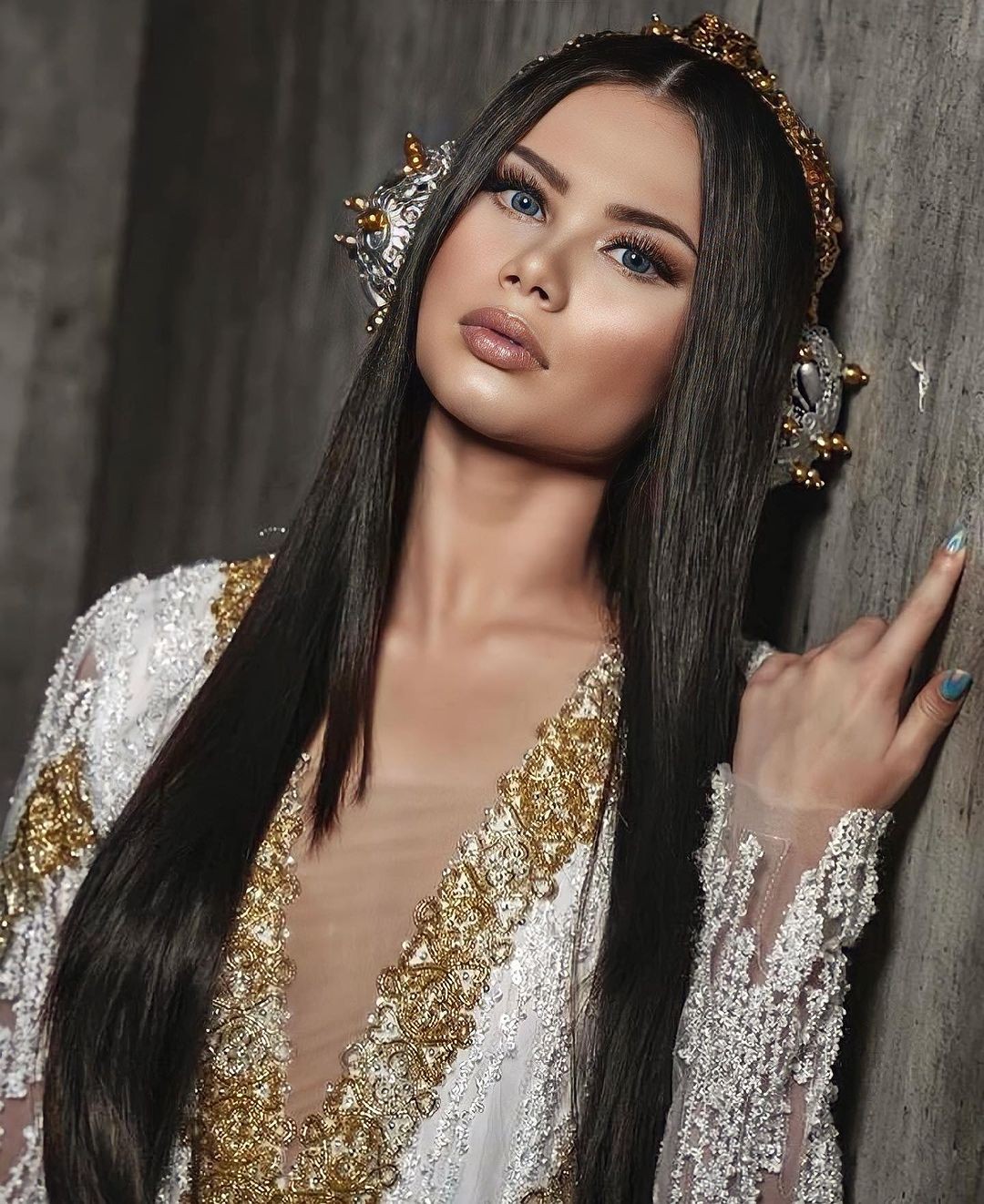Ngoại hình tân Hoa hậu Hoàn vũ Indonesia gây tranh cãi ảnh 13