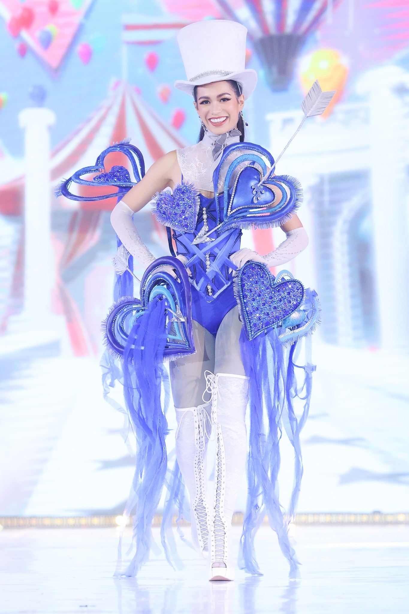 Show bikini của Hoa hậu Hoàn vũ Thái Lan bị nói copy Victoria's Secret ảnh 16