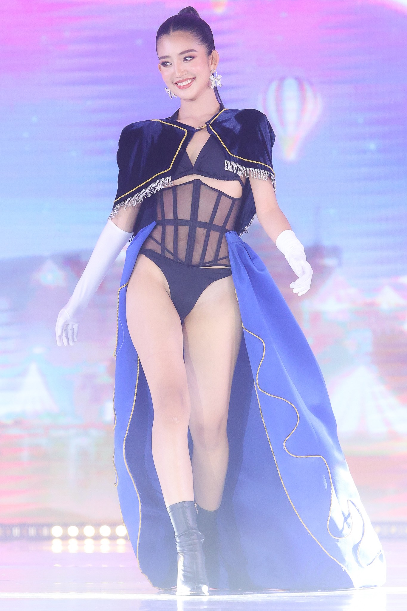 Show bikini của Hoa hậu Hoàn vũ Thái Lan bị nói copy Victoria's Secret ảnh 15