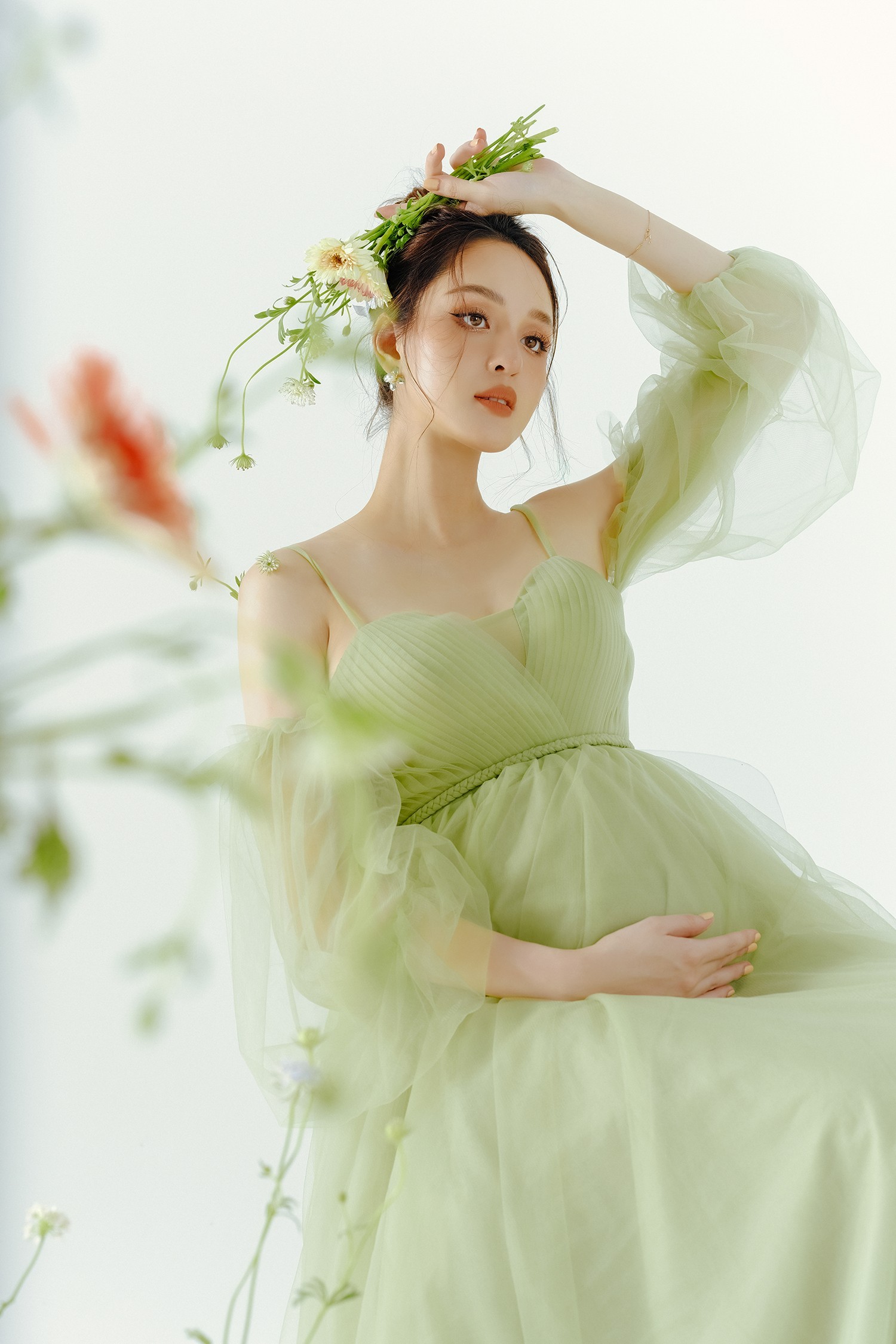 Á hậu Hoàng Anh sinh con thứ 3 ảnh 2