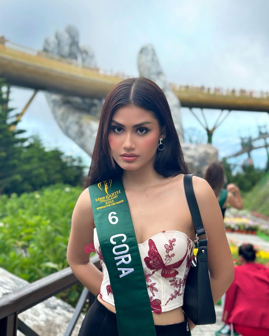 Người đẹp lai 18 tuổi tới Việt Nam thi Hoa hậu Trái Đất ảnh 15