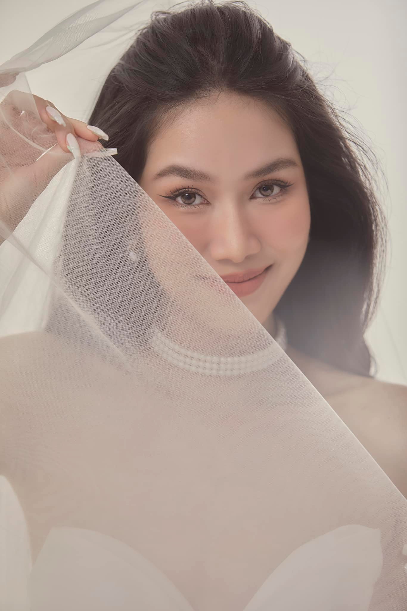 Showbiz 13/9: Ảnh mặc đồ cưới của Puka và Gin Tuấn Kiệt ảnh 4