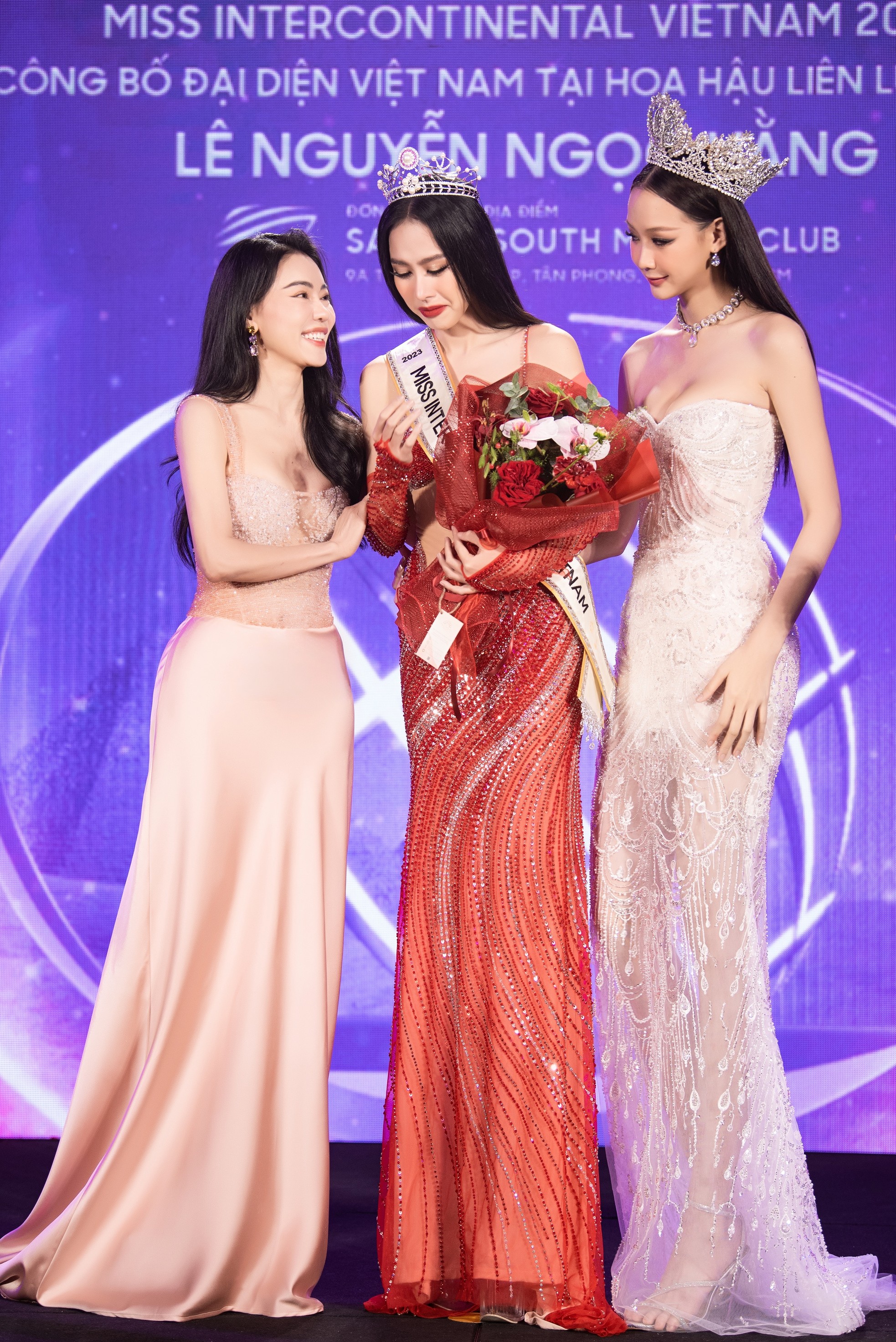 Á hậu Ngọc Hằng bật khóc khi nhận sash ở Hoa hậu Liên lục địa ảnh 6