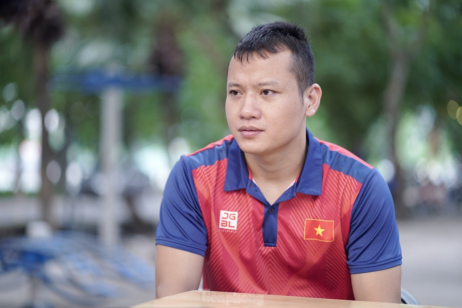 VĐV bơi lội khiếm thị Nguyễn Văn Hanh: 'Không thể nhìn, nhưng tôi vẫn đi đúng hướng' ảnh 1