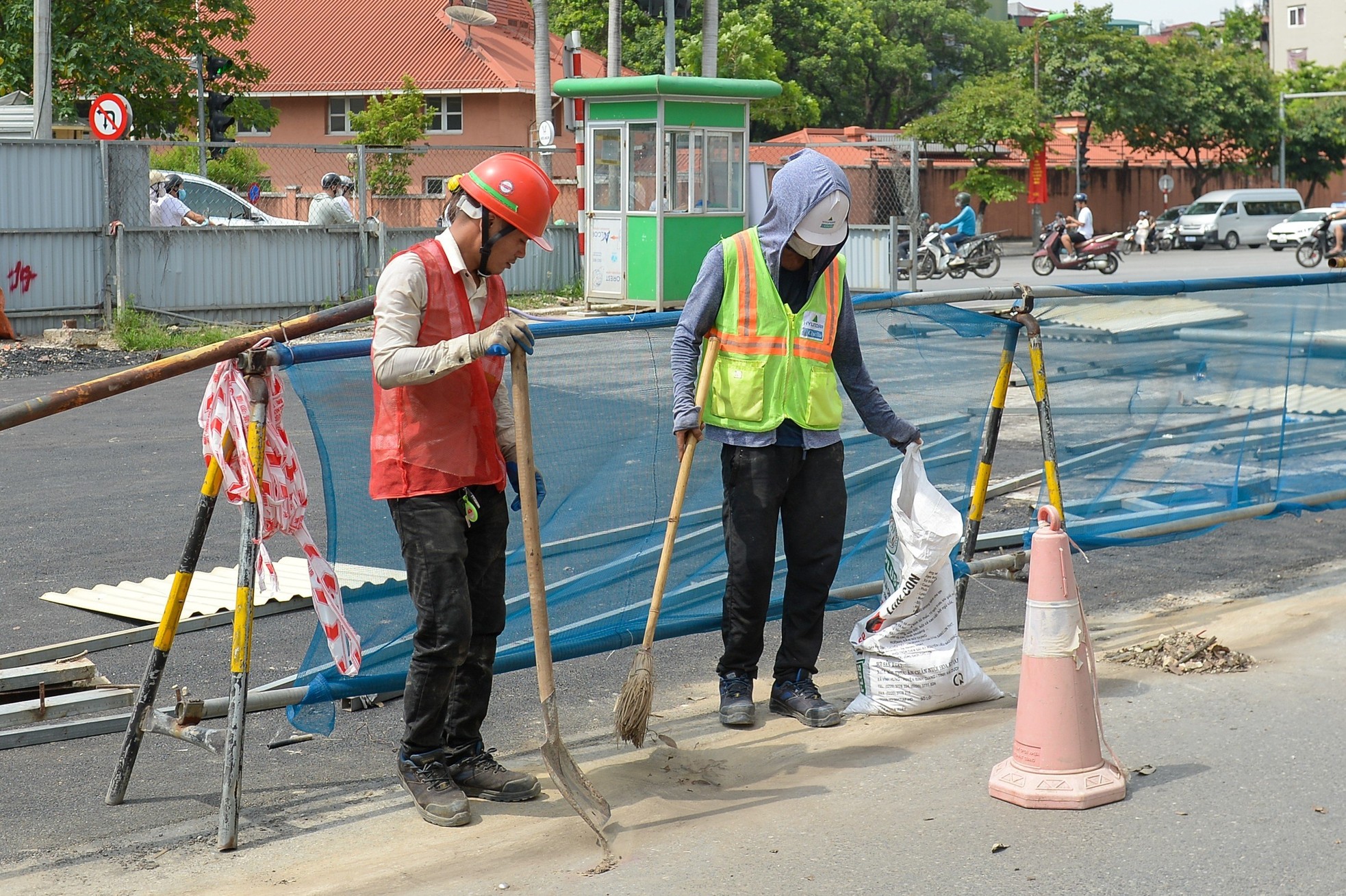 Tháo rào trên đường Kim Mã sau gần 3 năm thi công ga ngầm đường sắt Nhổn - ga Hà Nội ảnh 4