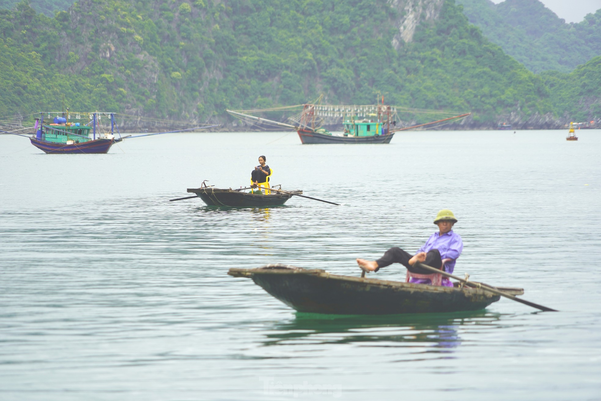 Làng chài cổ tích đẹp như tranh giữa vịnh Hạ Long ảnh 6