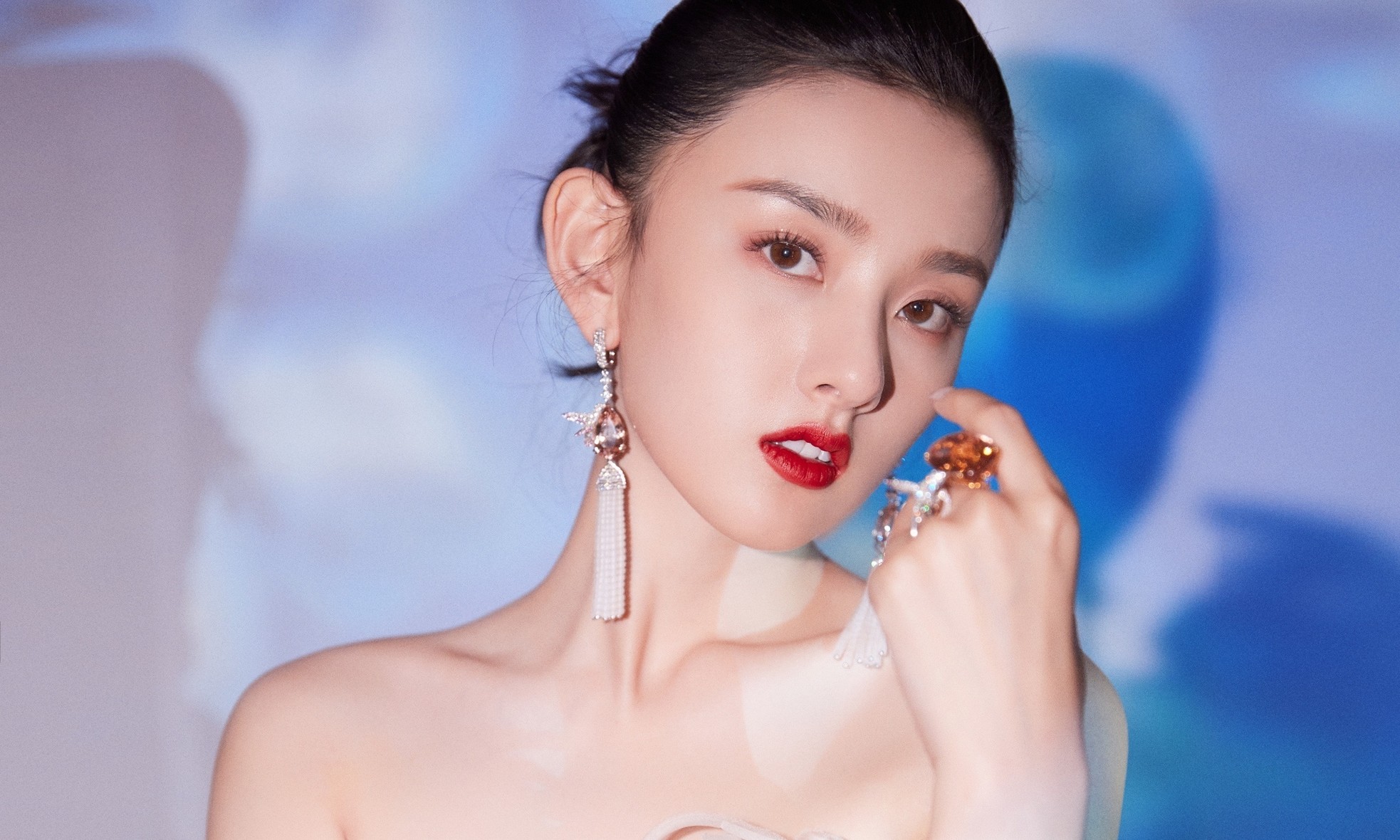 Chỉ 3 tháng hè, dàn diễn viên nữ 9X từ bị tẩy chay đến cấm sóng ảnh 1