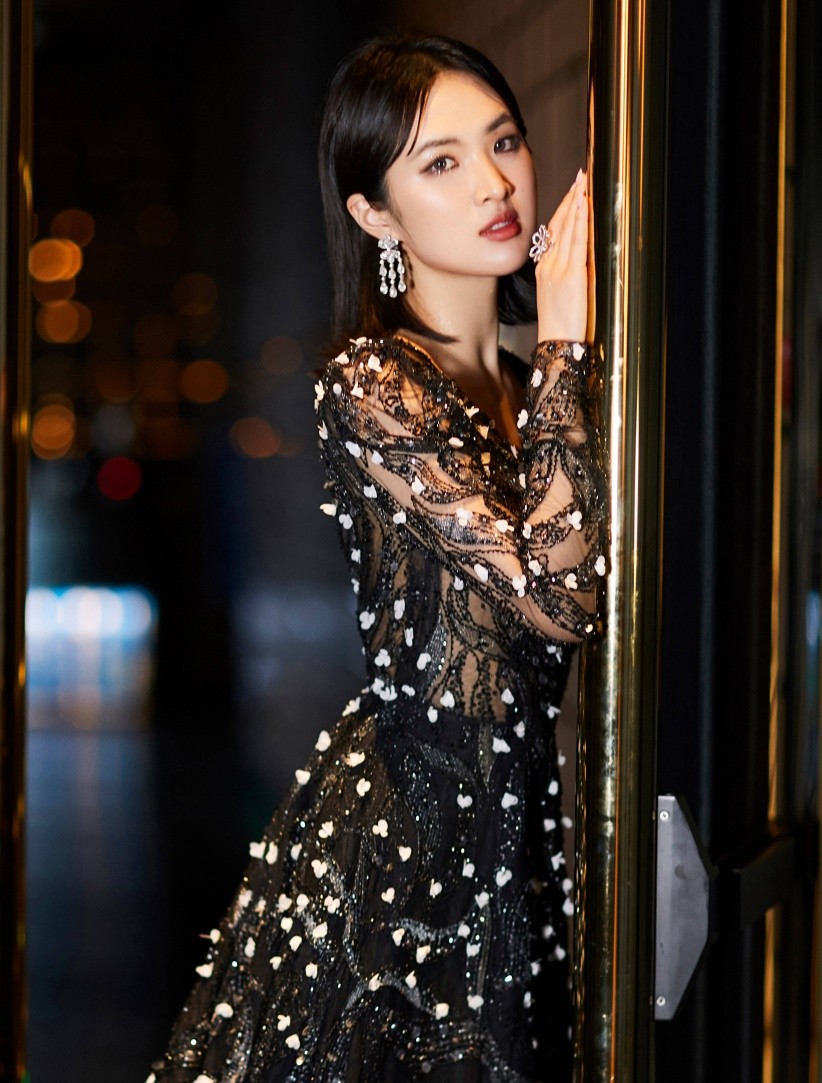 Nghệ sĩ sinh ra ở vạch đích ảnh 16