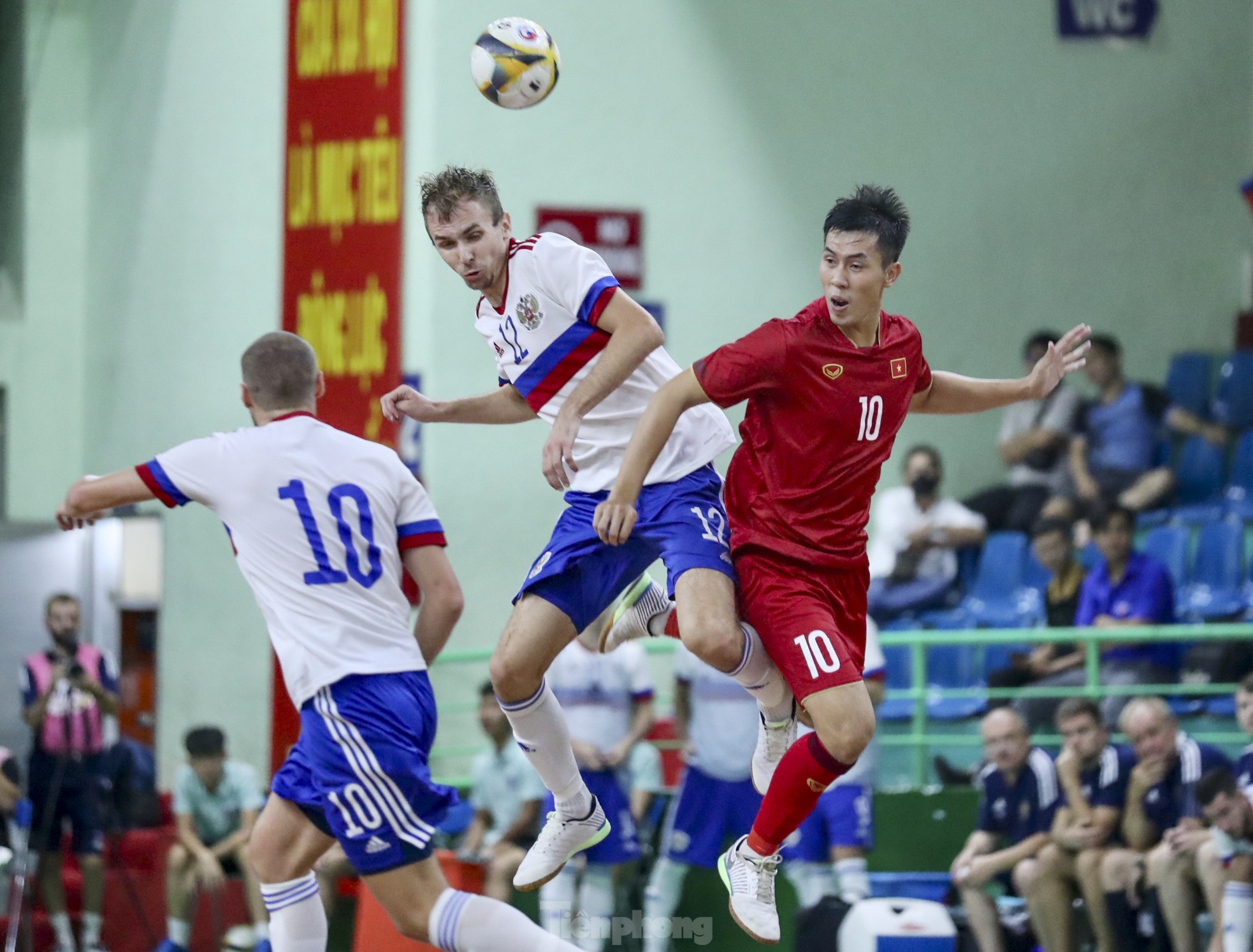 Futsal Việt Nam gây bất ngờ trước đội thứ 4 thế giới ảnh 1