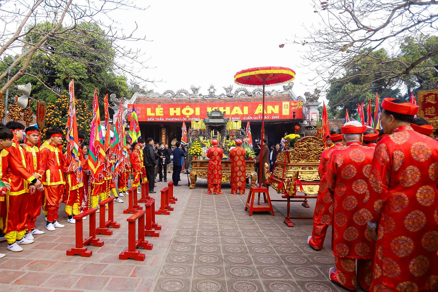 Cận cảnh nghi lễ mở màn Lễ hội khai ấn đền Trần 2023 ảnh 5