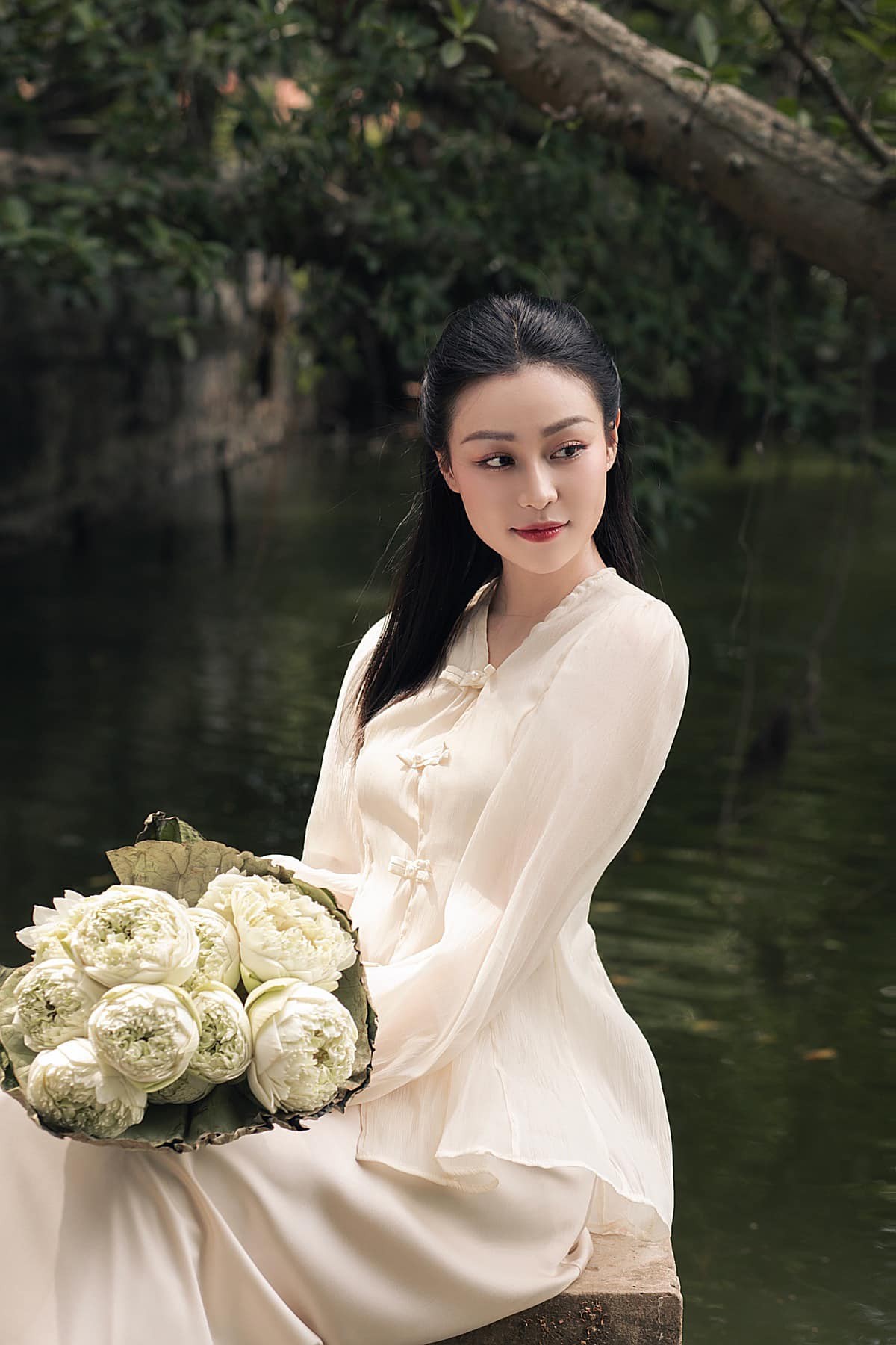 Nhan sắc 'con nghiện' bắt cá hai tay trong phim hình sự Việt giờ vàng ảnh 1