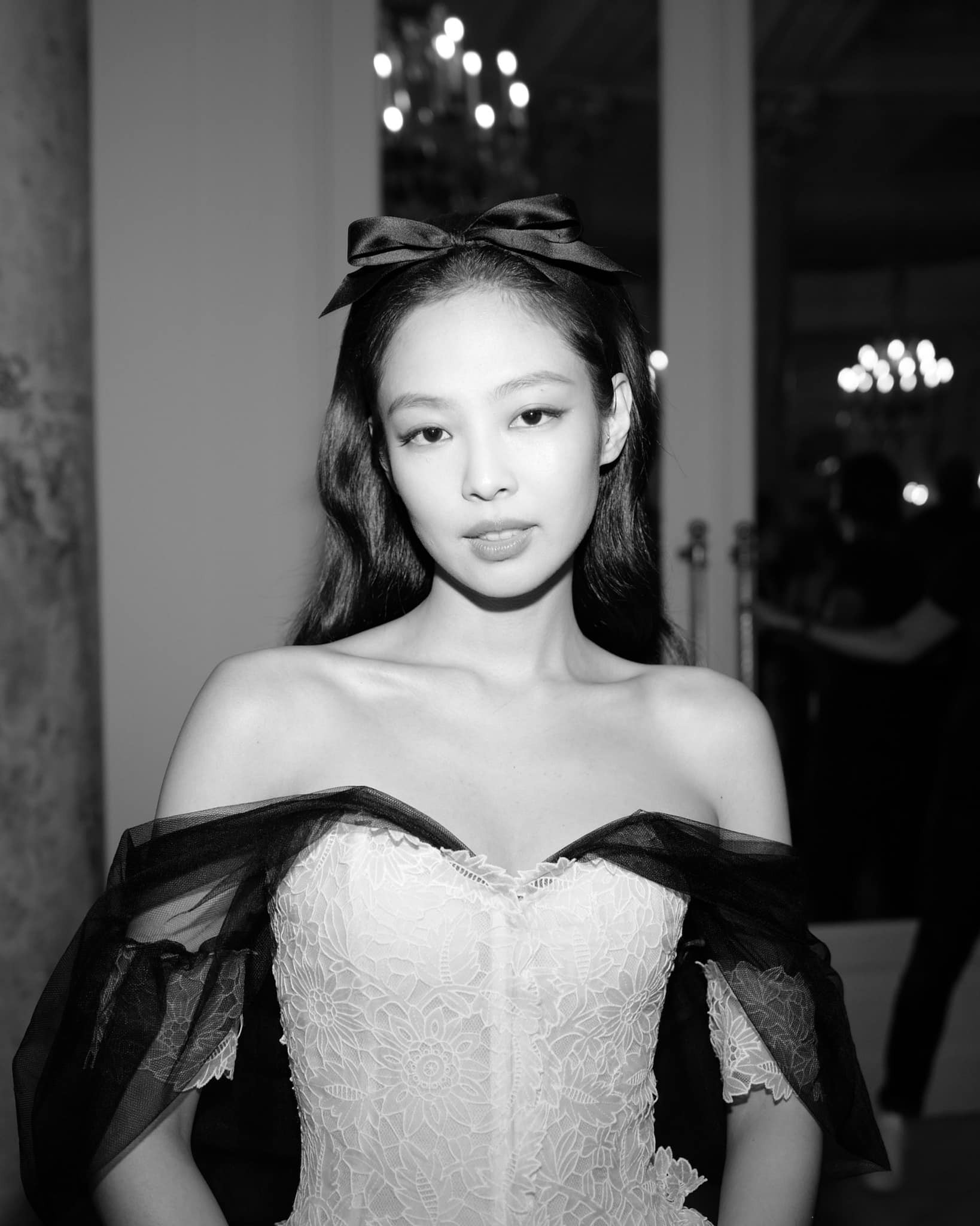 Jennie (BlackPink) xuất hiện tại thảm đỏ Cannes sau clip hẹn hò V (BTS) ảnh 15