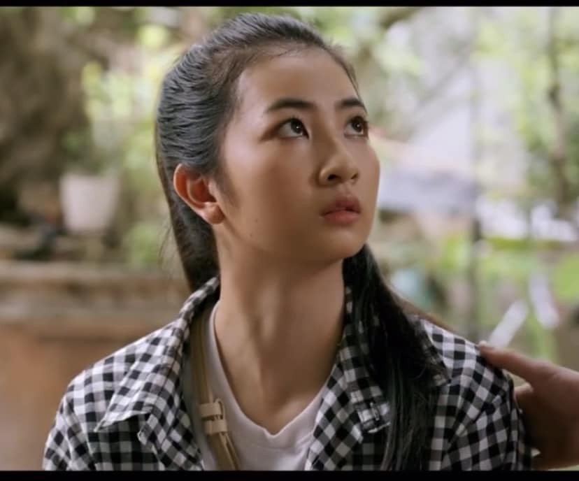 Diễn viên phim 'Làng trong phố' đang khiến khán giả tăng xông là ai? ảnh 1