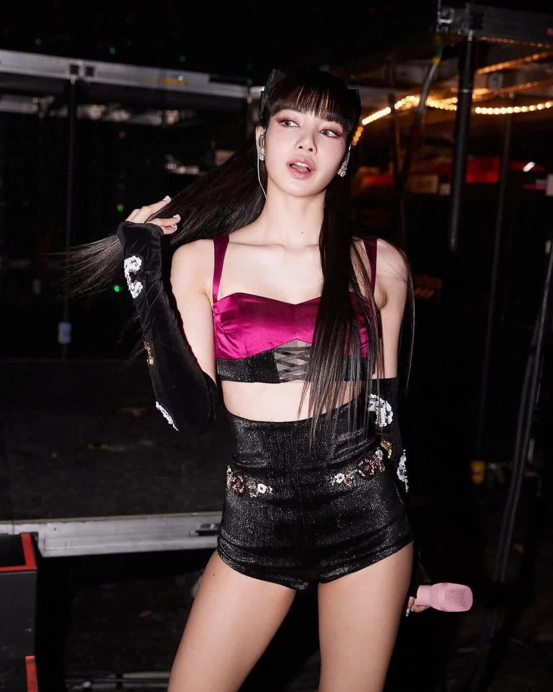 Lisa (BlackPink) chăm diện bikini khi yêu con trai tỷ phú Pháp ảnh 12