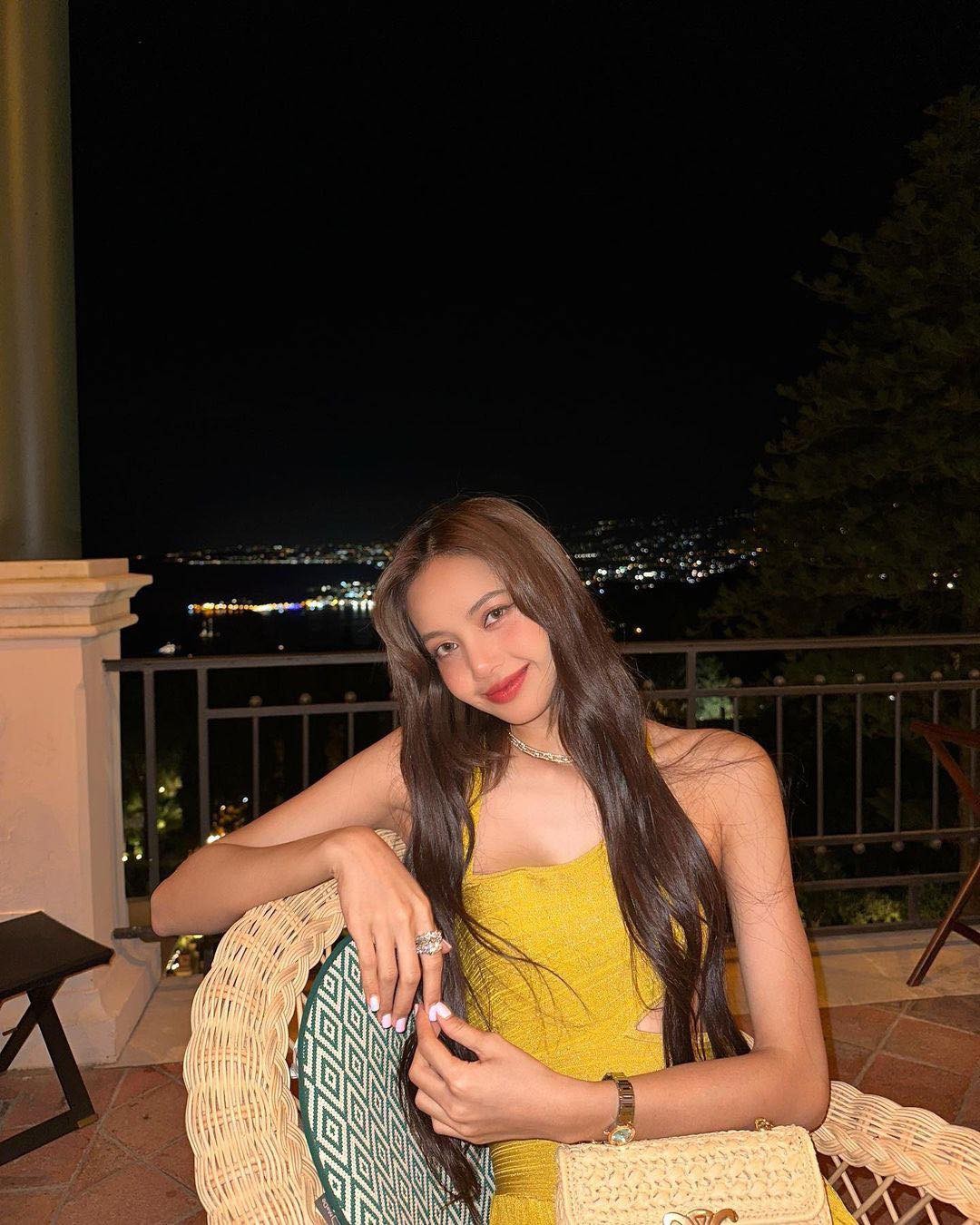 Lisa (BlackPink) chăm diện bikini khi yêu con trai tỷ phú Pháp ảnh 20