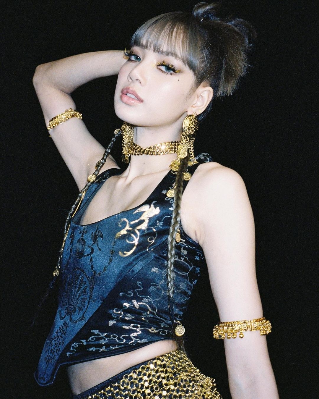 Lisa (BlackPink) chăm diện bikini khi yêu con trai tỷ phú Pháp ảnh 10