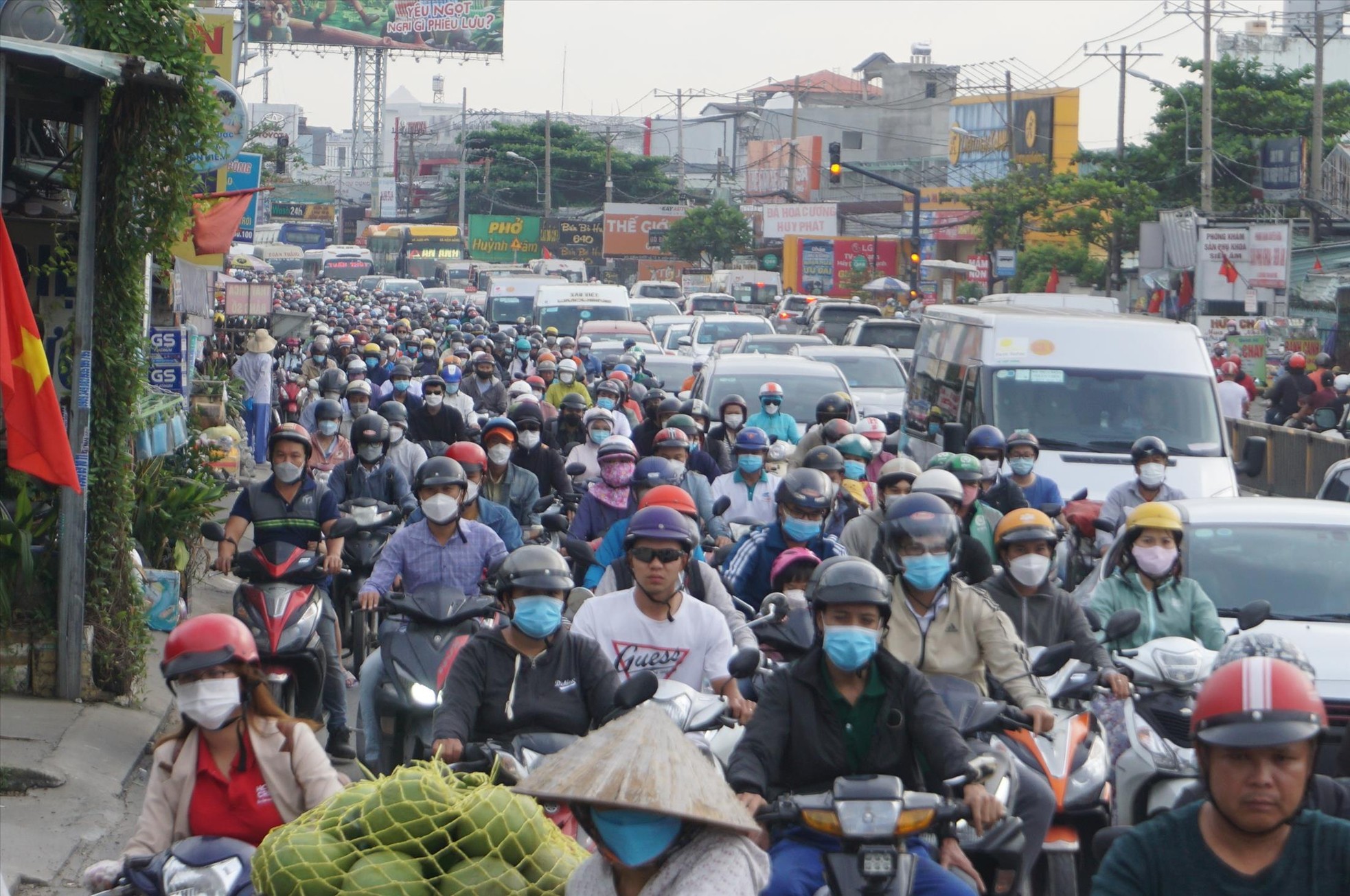 Chính phủ trình Quốc hội cơ chế đặc thù cho TPHCM: Kỳ vọng gỡ điểm nghẽn hạ tầng giao thông ảnh 1