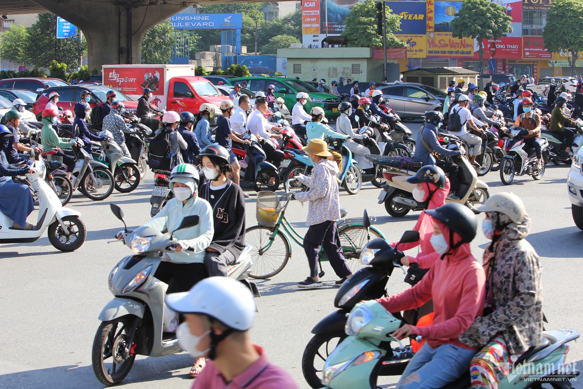 Rào chắn ở đường Nguyễn Trãi: Hàng nghìn xe đi ngược chiều, giao thông hỗn loạn ảnh 7