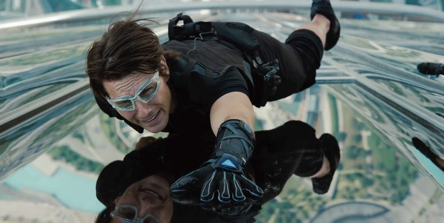 Cách tiêu hàng trăm triệu USD điên rồ nhất của Tom Cruise