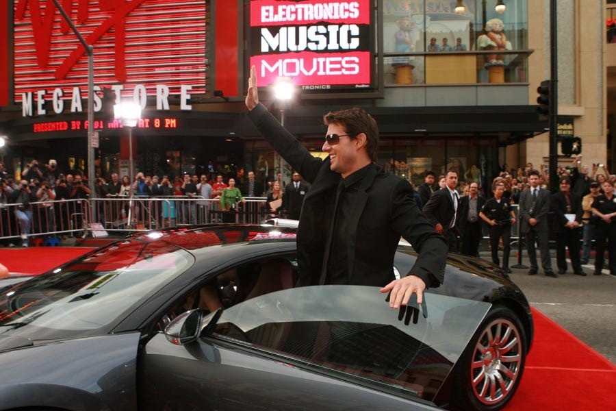 Cách tiêu hàng trăm triệu USD điên rồ nhất của Tom Cruise