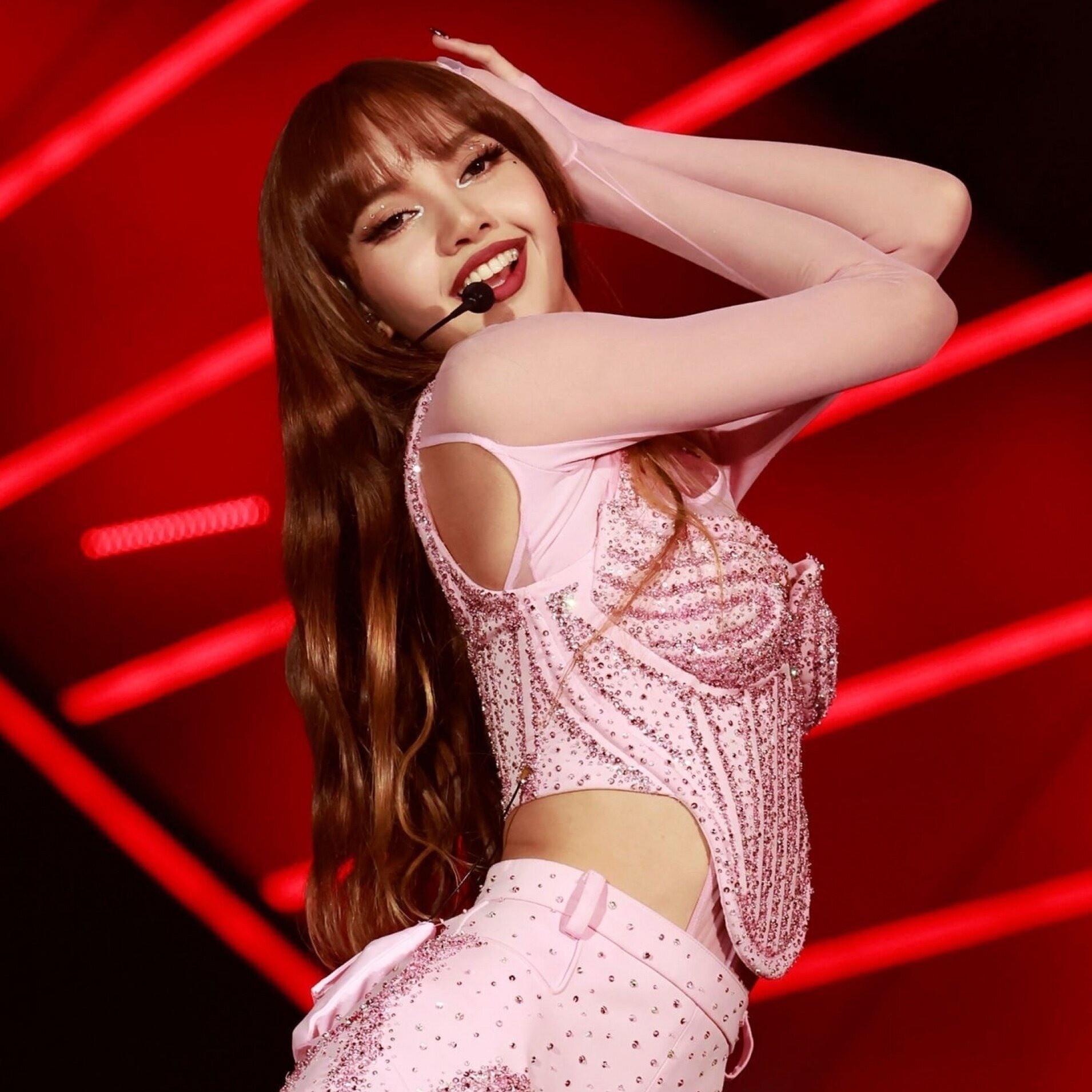 Jisoo, Lisa (BlackPink) hẹn hò và triết lý hai xu độc hại ảnh 4