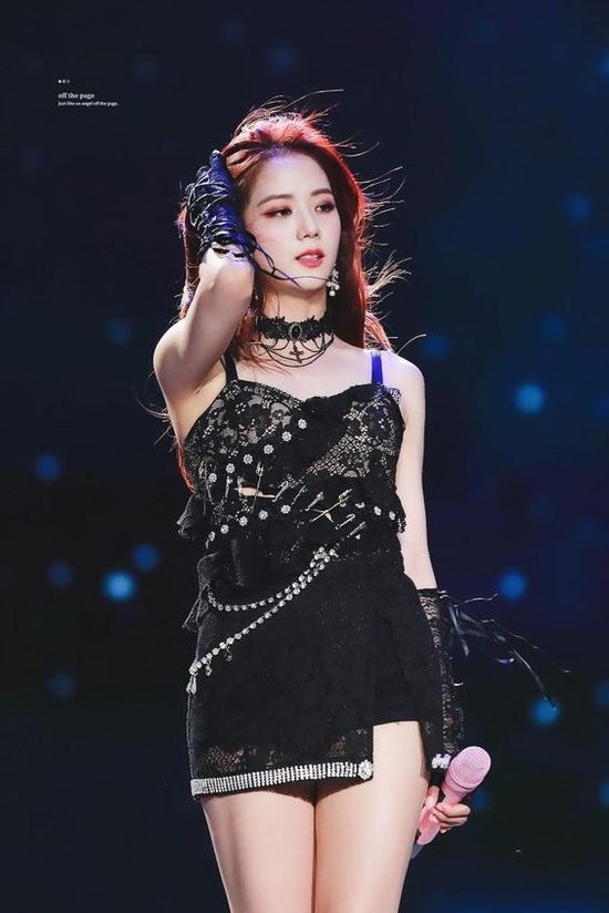 Trang phục biểu diễn siêu ngắn của BlackPink ảnh 9