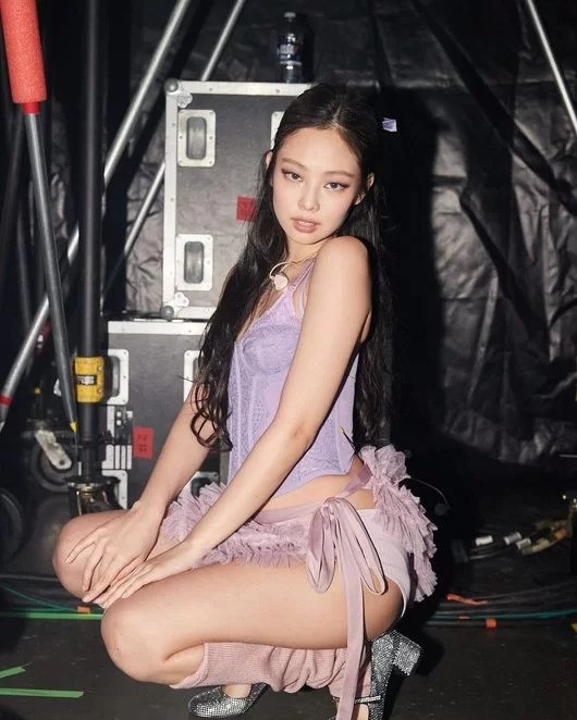 Trang phục biểu diễn siêu ngắn của BlackPink ảnh 8