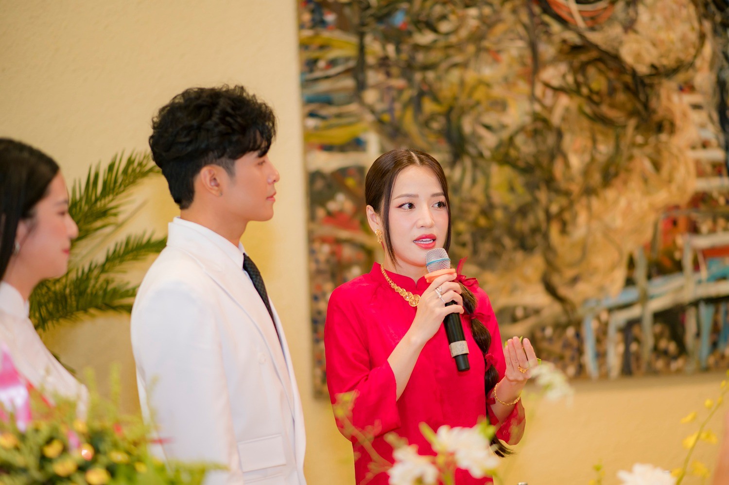Showbiz 13/9: Ảnh mặc đồ cưới của Puka và Gin Tuấn Kiệt ảnh 1