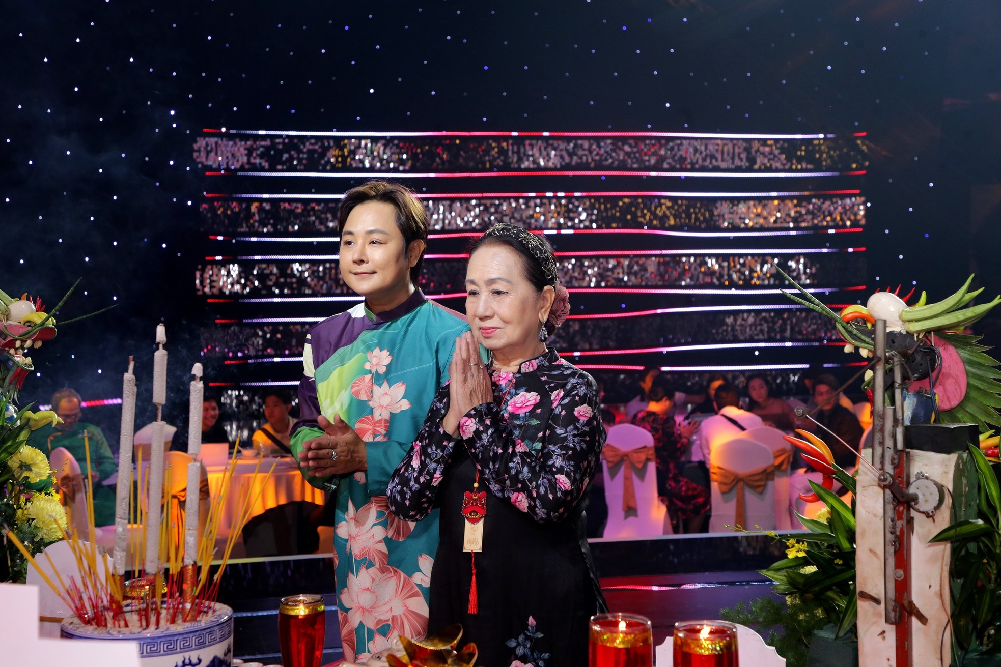 Hoài Linh và gần 200 nghệ sĩ cúng giỗ Tổ ngành sân khấu ảnh 12