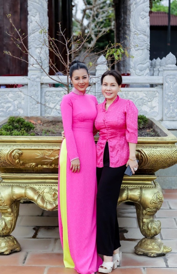 Hoài Linh và gần 200 nghệ sĩ cúng giỗ Tổ ngành sân khấu ảnh 2