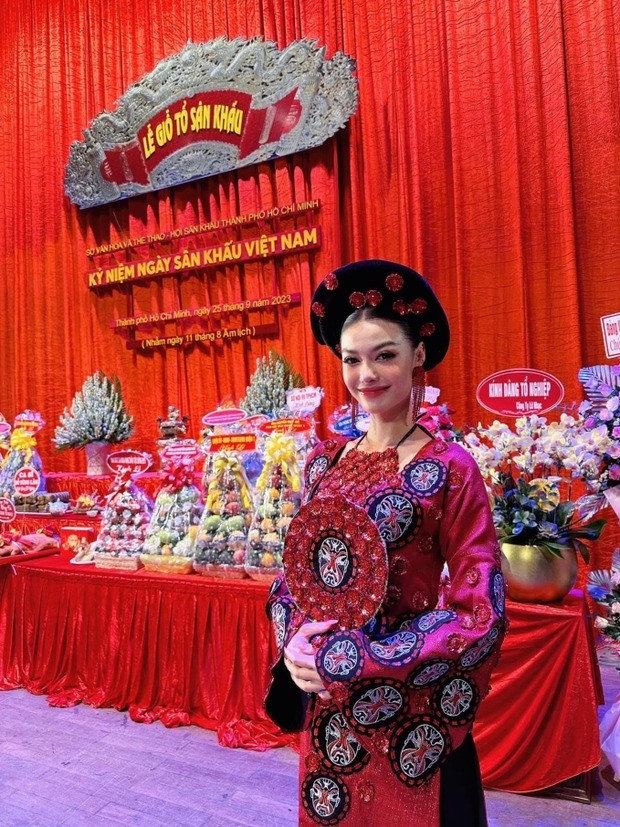 Hoài Linh và gần 200 nghệ sĩ cúng giỗ Tổ ngành sân khấu ảnh 4