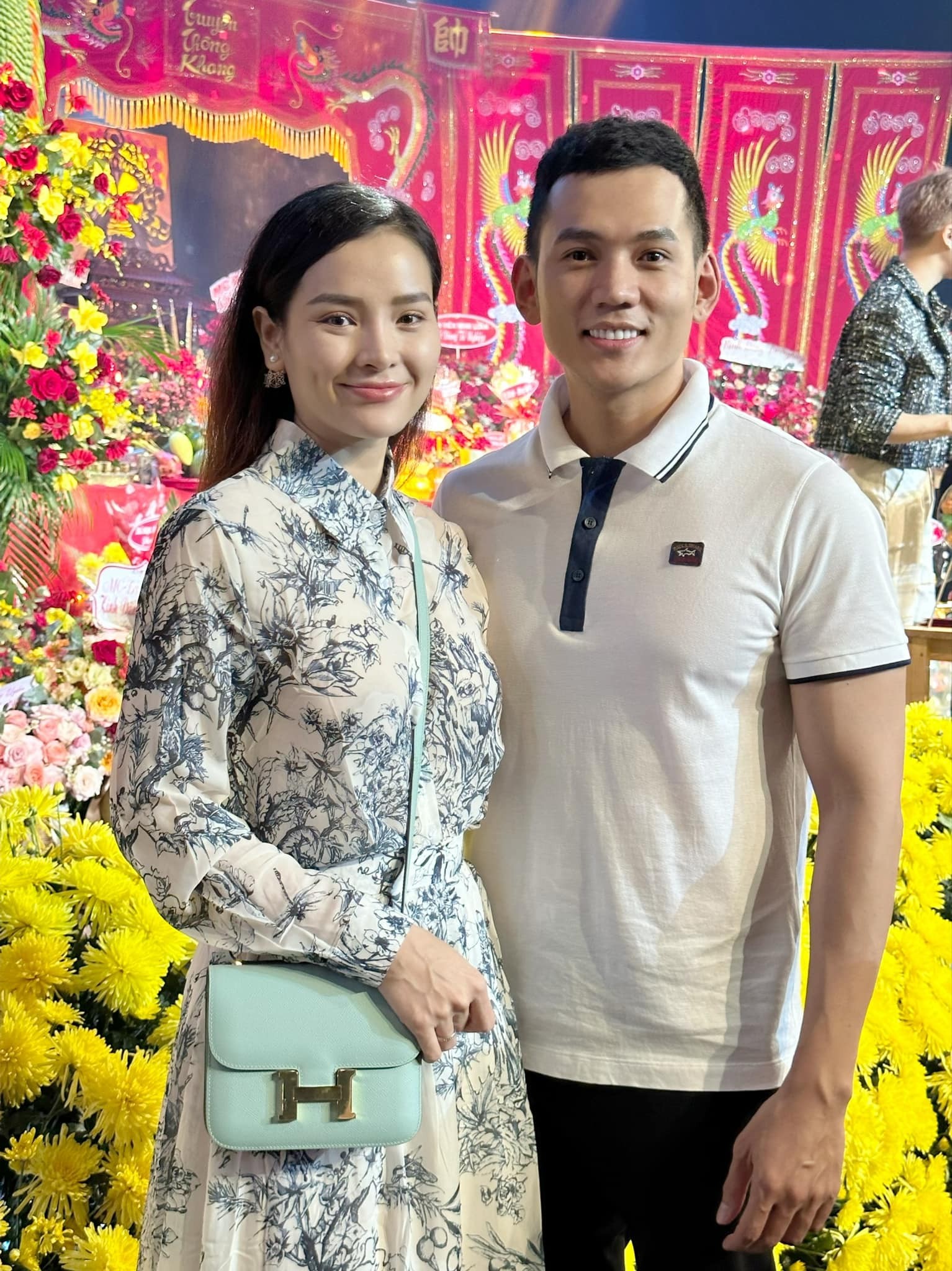 Thanh Thủy, Ngọc Hằng và dàn hoa, á hậu cúng giỗ Tổ sân khấu 2023 ảnh 16