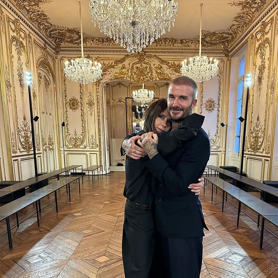 Beckham nắm chặt tay con gái 12 tuổi đi xem show ảnh 8
