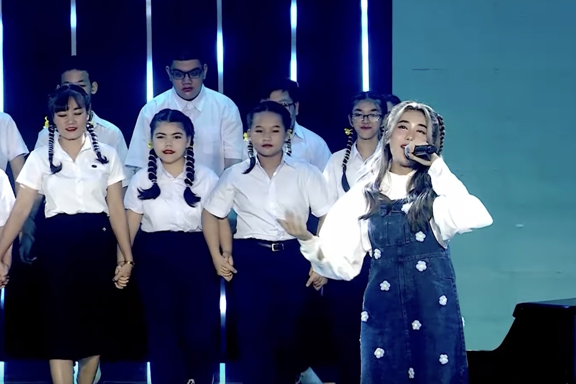 Vietnam Idol 2023 lên sóng trực tiếp: Thí sinh bị chê nhạt, hát không rõ lời ảnh 8
