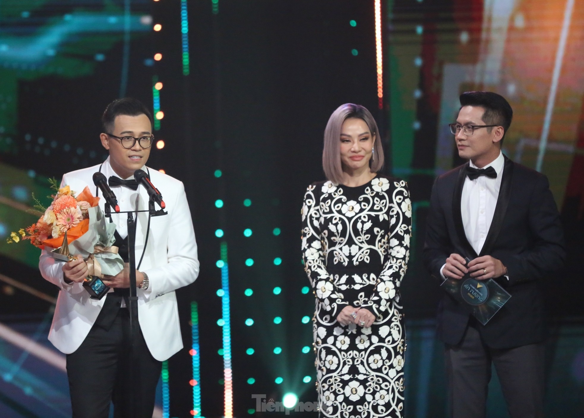 Huyền Lizzie rơi nước mắt khi thắng giải ở VTV Awards ảnh 5