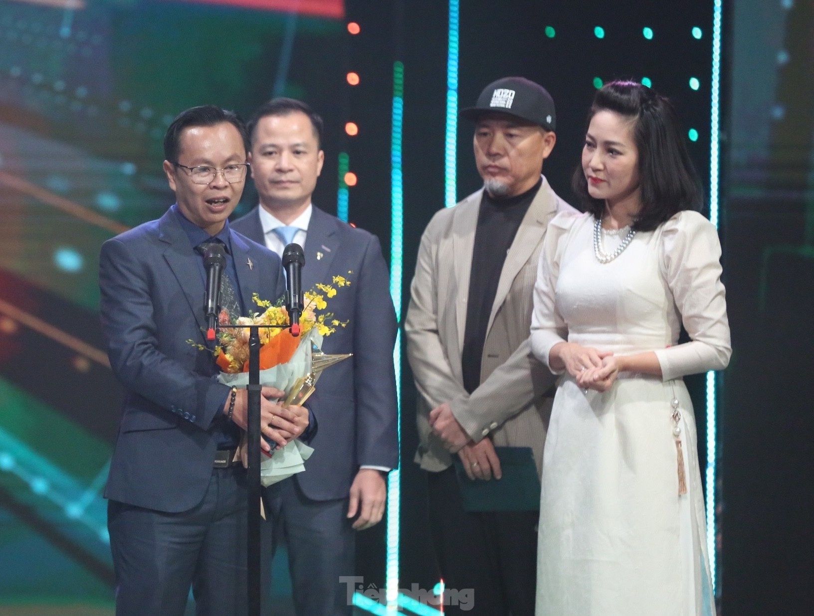 Huyền Lizzie rơi nước mắt khi thắng giải ở VTV Awards ảnh 7