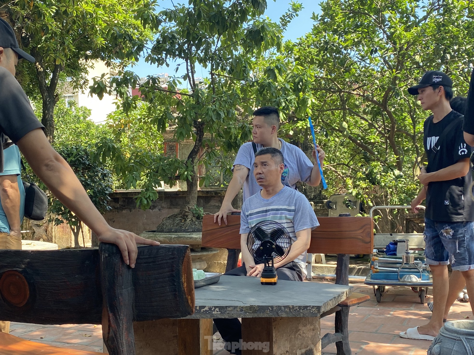 Hậu trường NSND Công Lý xuất hiện ở 'Gia đình mình vui bất thình lình' những tập cuối ảnh 4