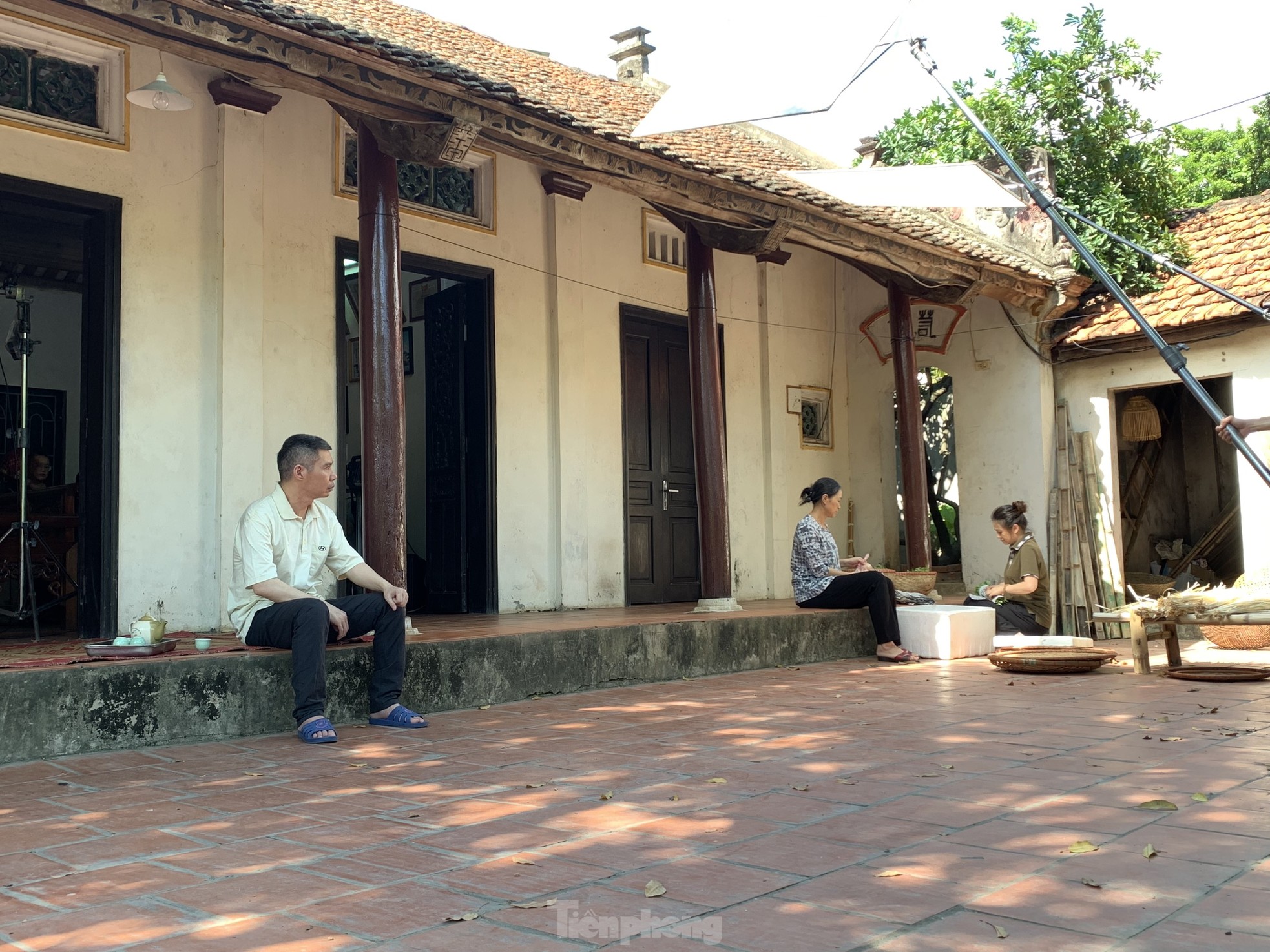Hậu trường NSND Công Lý xuất hiện ở 'Gia đình mình vui bất thình lình' những tập cuối ảnh 5