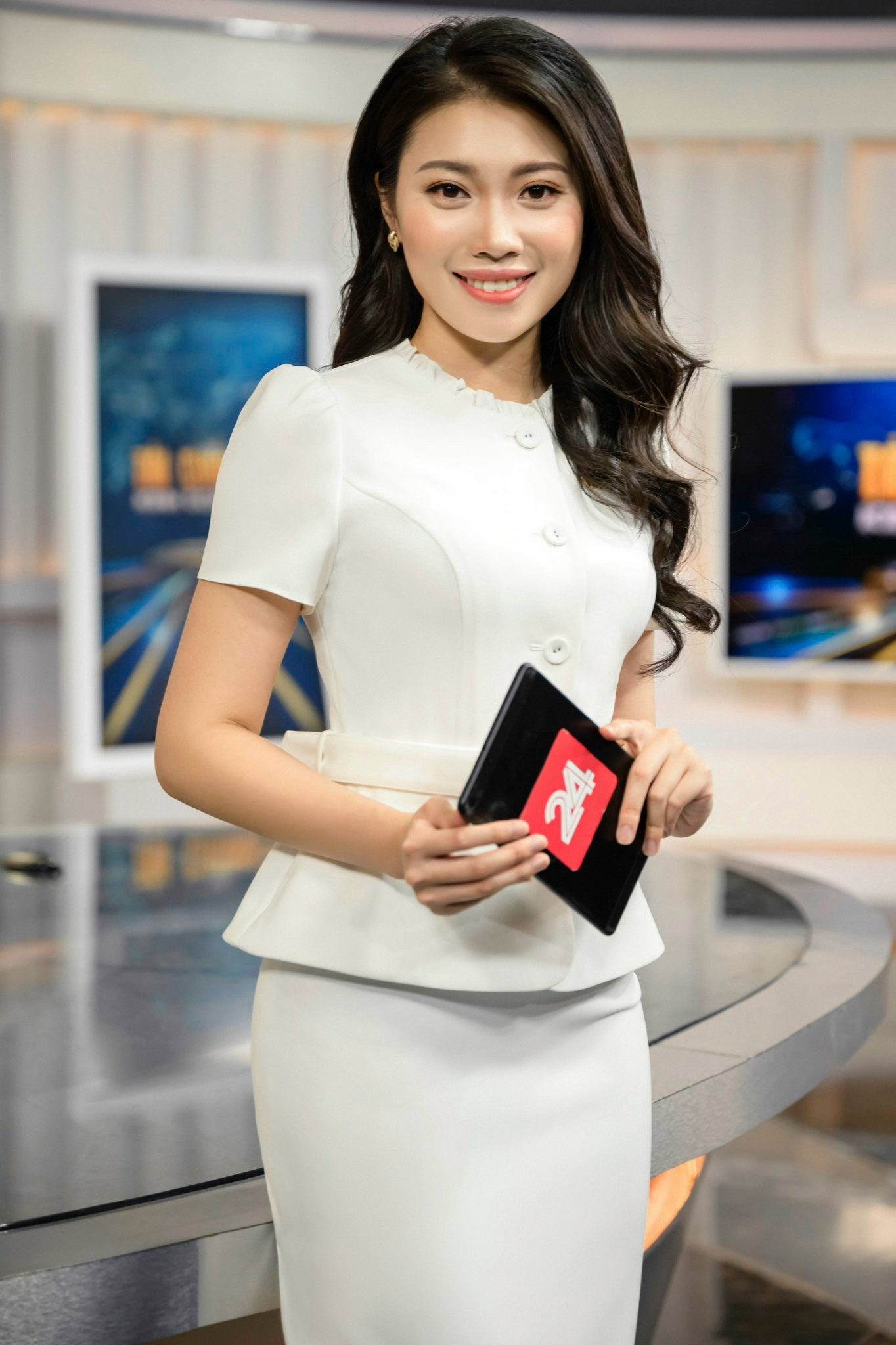 Tiết lộ về bộ đôi MC tài chính Hoàng Nam - Điệp Anh ảnh 10