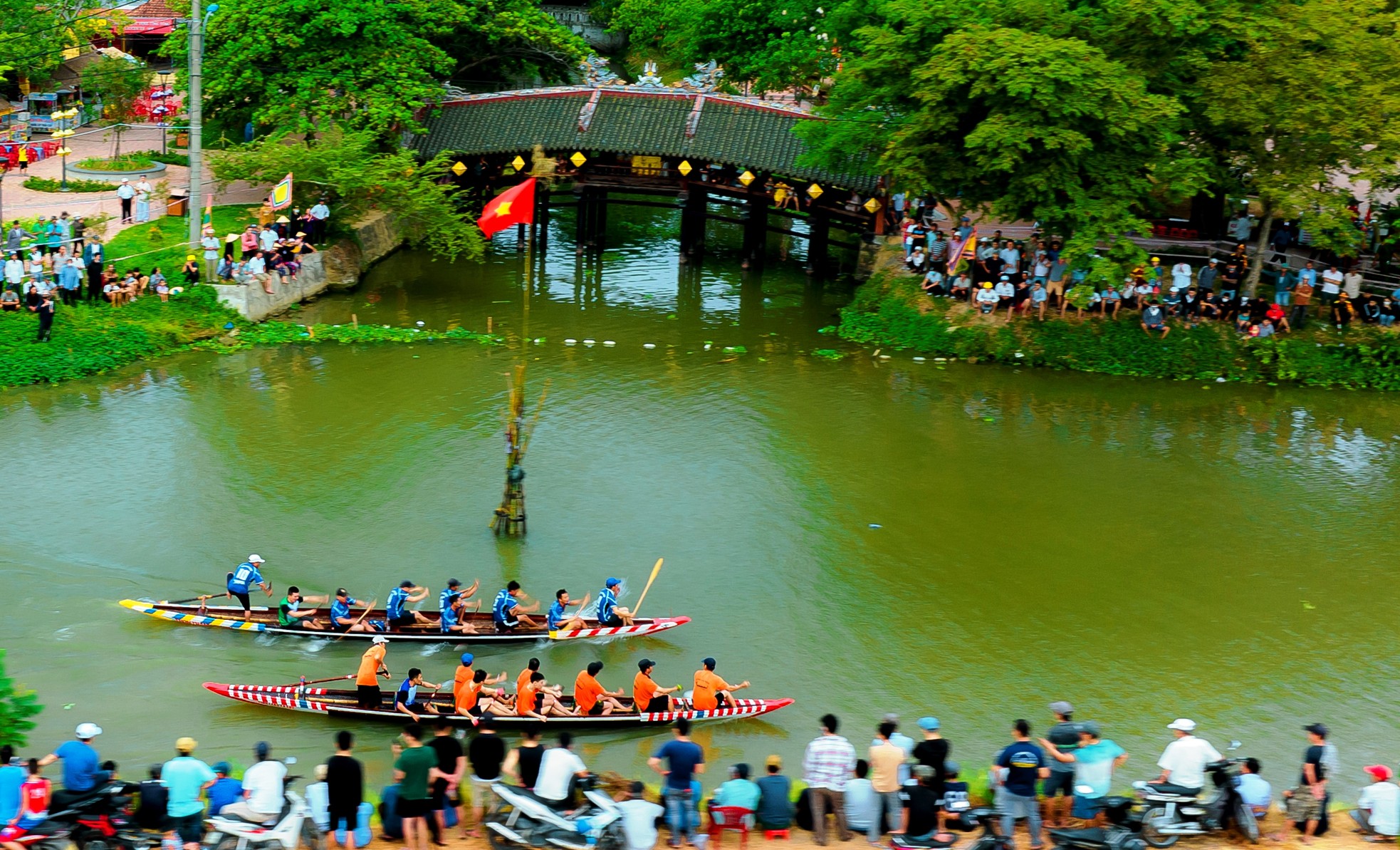 Tưng bừng giải đua ghe bên di tích ‘thượng gia hạ kiều’ hơn 245 năm tuổi ảnh 9