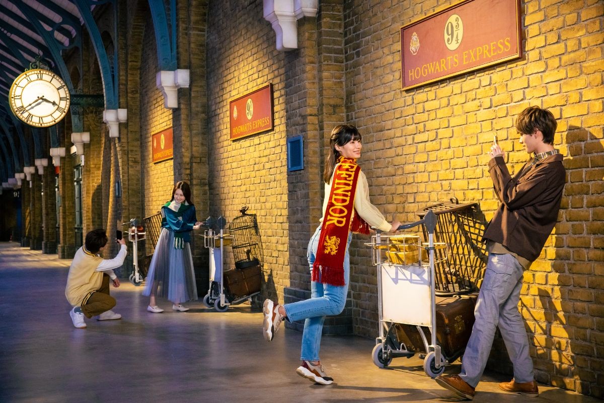 Có gì bên trong thế giới phép thuật đầy mê hoặc của Harry Potter ở Tokyo? ảnh 11