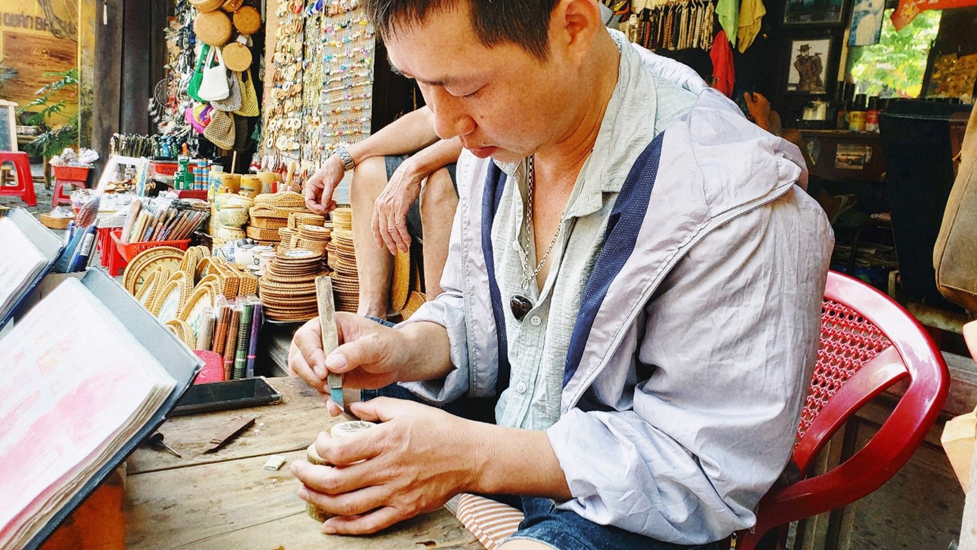 Tiệm điêu khắc dấu truyền thần có 1 không 2 tại phố cổ Hội An ảnh 11