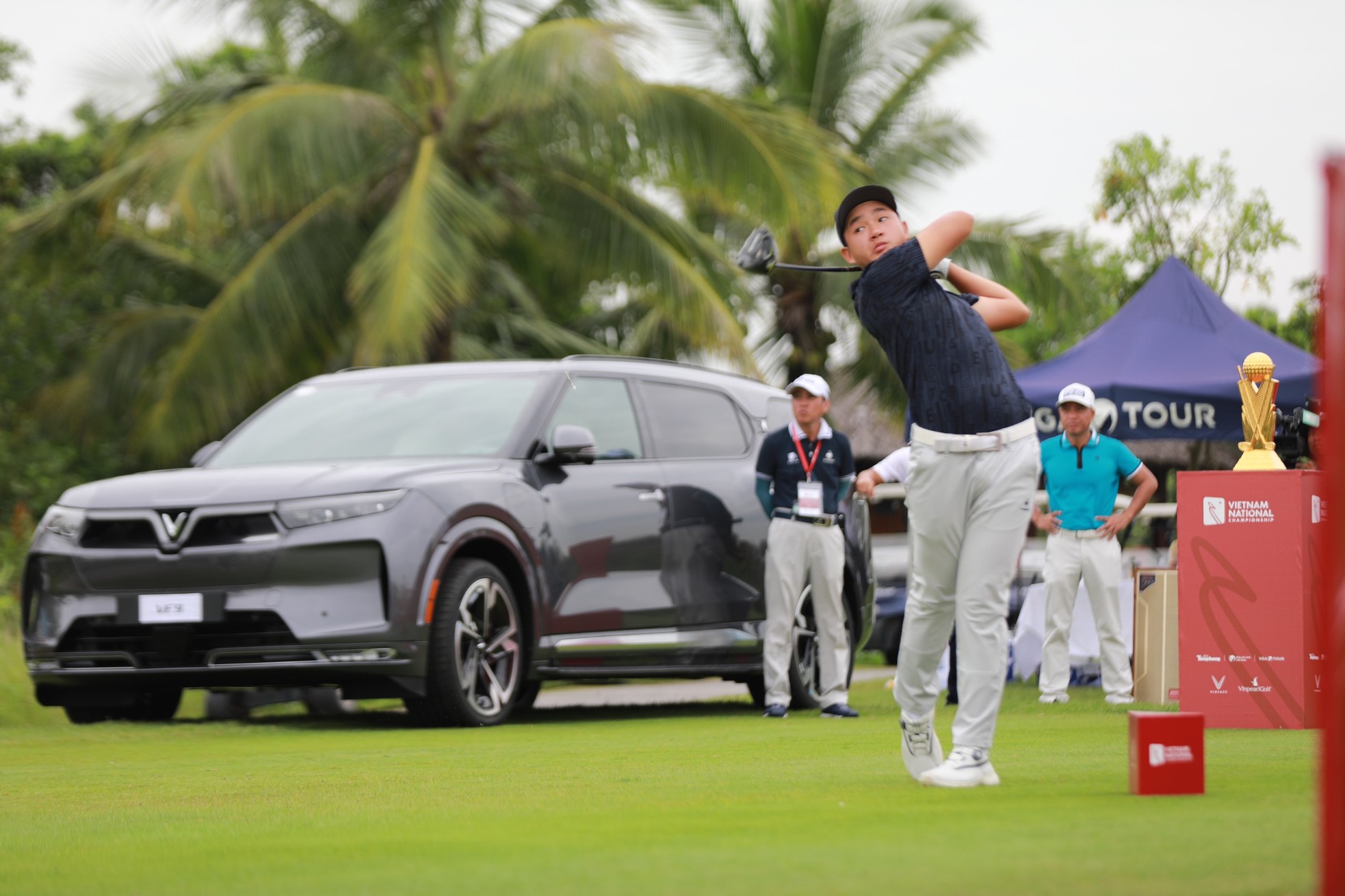 Hấp dẫn cuộc đua 'tam mã' tại Giải Vô địch Golf Quốc gia năm 2023 – Cúp VinFast ảnh 9