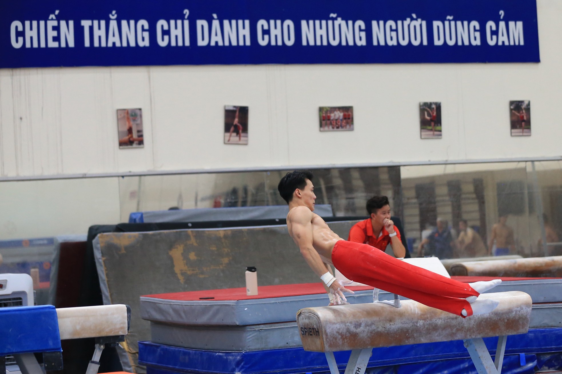 Em trai cựu tuyển thủ TDDC quốc gia Phạm Phước Hưng thay Đinh Phương Thành tham dự ASIAD 19 ảnh 7