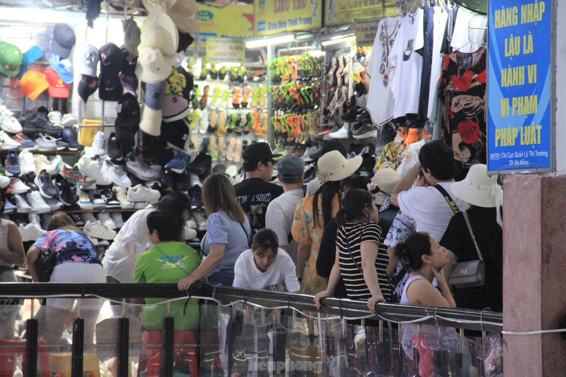 Lý do khách du lịch quốc tế đổ xô đến chợ Hàn - Đà Nẵng - Ảnh 12.