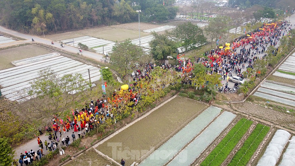 Hàng nghìn người xem nghi lễ rước 'vua sống' có một không hai ở Hà Nội ảnh 3