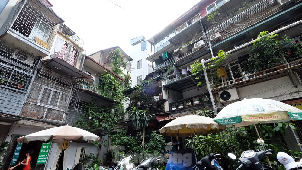 Hà Nội: Tặng hàng trăm bình chữa cháy cho người dân trước mùa nguy cơ cháy nổ cao ảnh 10