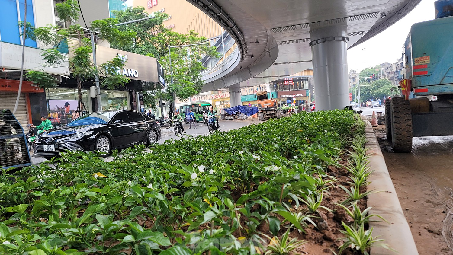 Diện mạo cầu vượt chữ C Chùa Bộc trước ngày thông xe ảnh 6