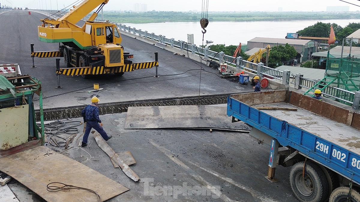Toàn cảnh tăng tốc thi công cầu hơn 2.500 tỷ đồng vượt sông Hồng ảnh 7